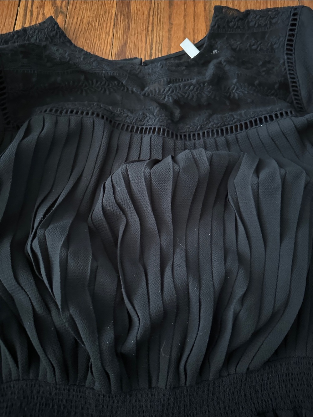 Avec les filles dress black lace pleated L - Picture 2 of 5